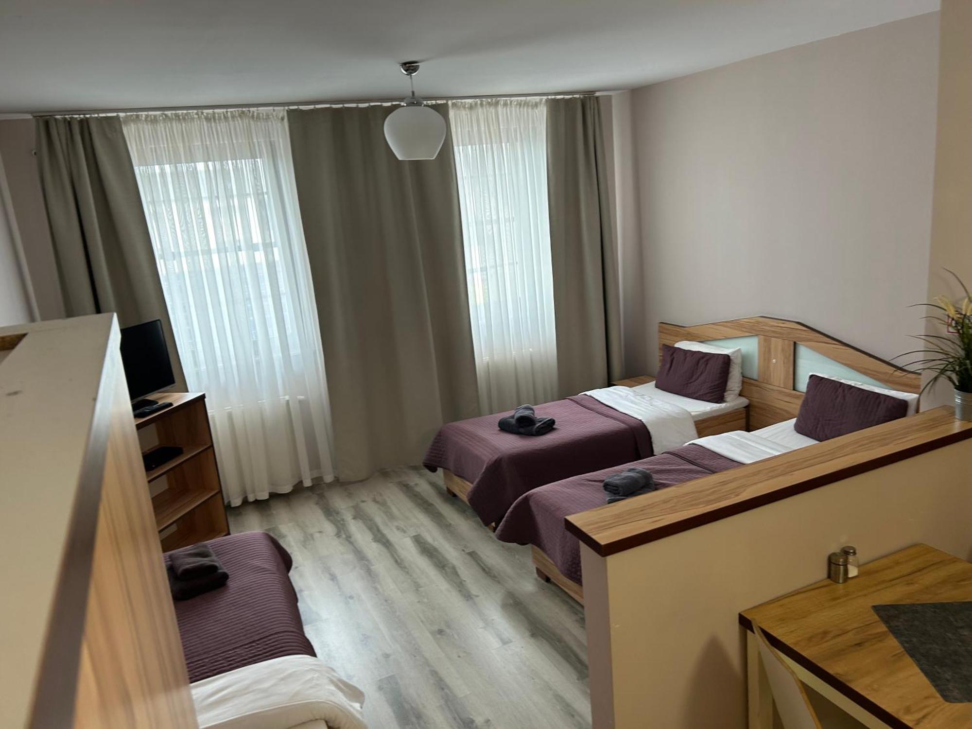 H-T-L Apartamenty Junior Nowa Sol Buitenkant foto