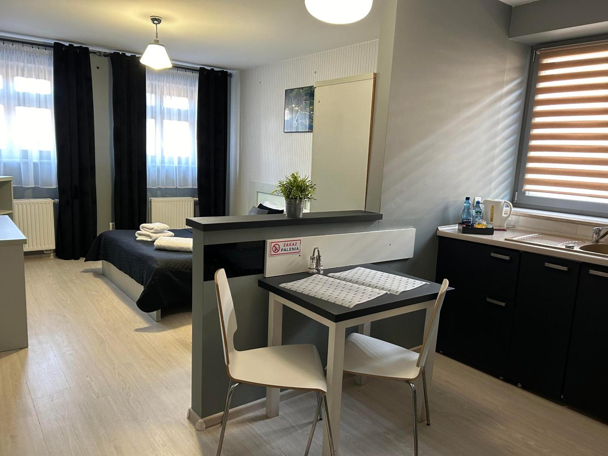 H-T-L Apartamenty Junior Nowa Sol Buitenkant foto