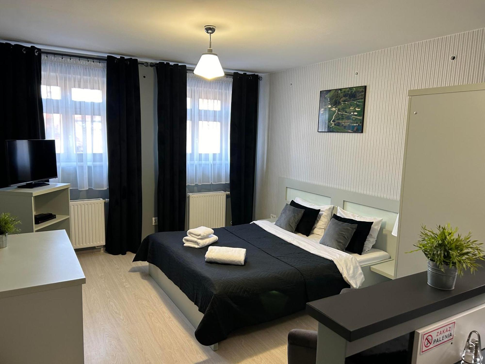 H-T-L Apartamenty Junior Nowa Sol Buitenkant foto