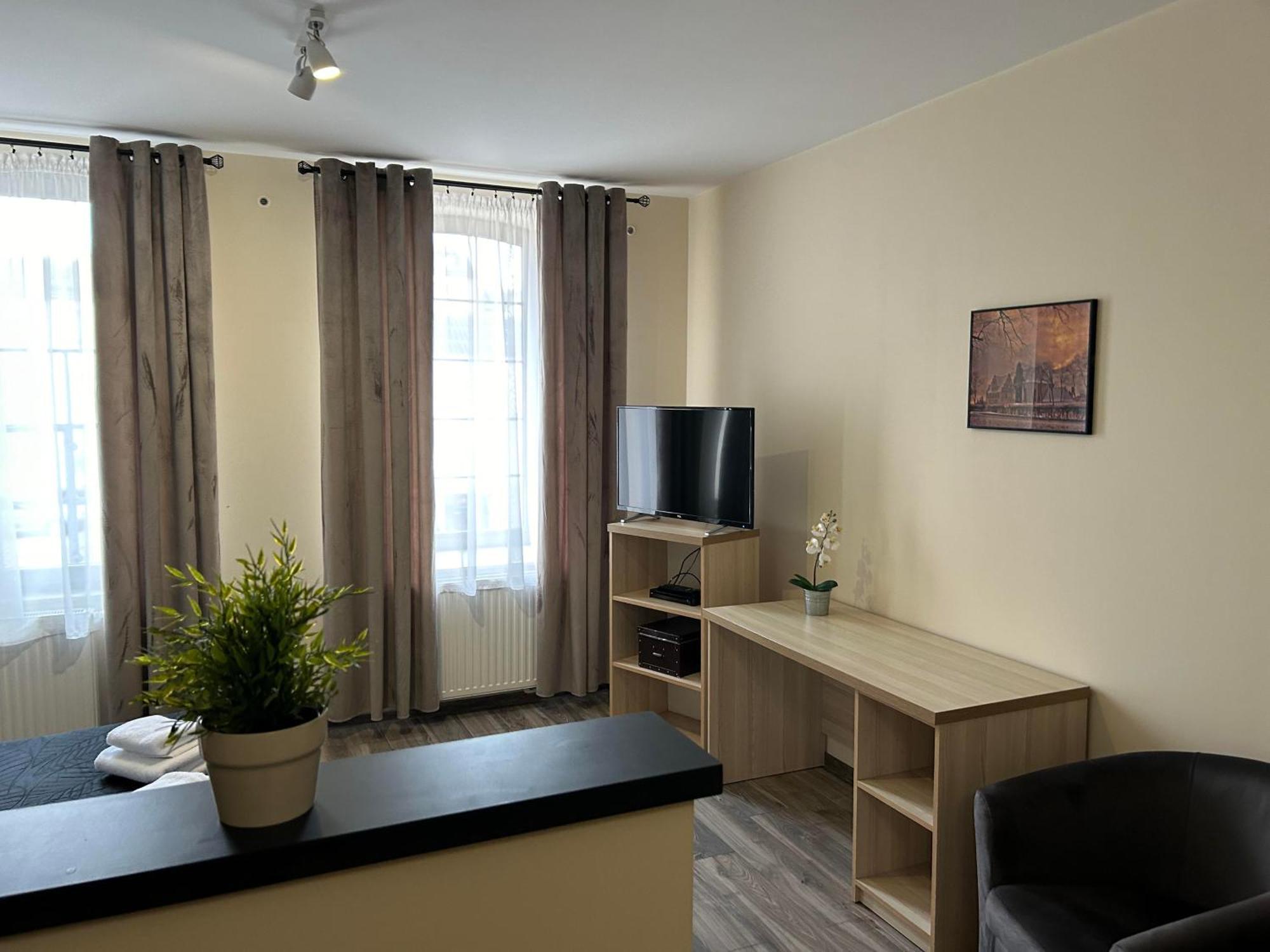 H-T-L Apartamenty Junior Nowa Sol Buitenkant foto
