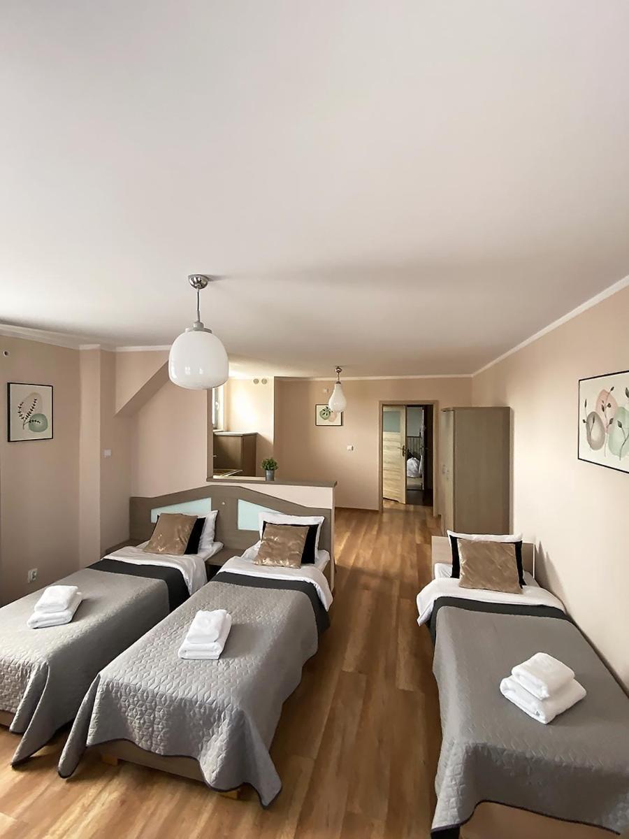 H-T-L Apartamenty Junior Nowa Sol Buitenkant foto