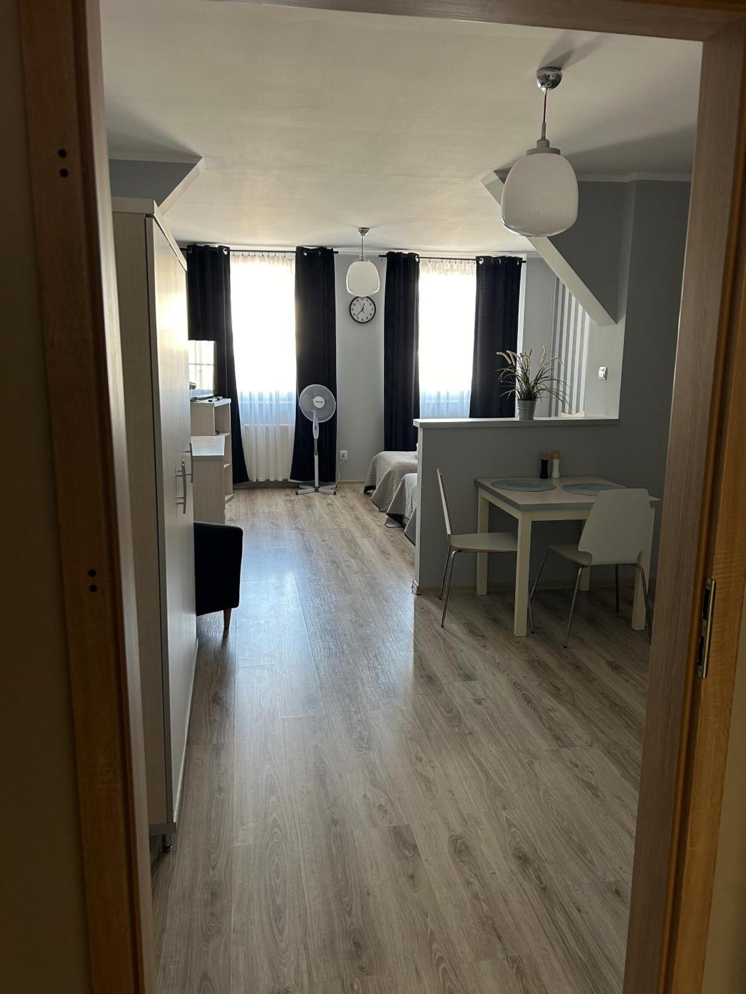 H-T-L Apartamenty Junior Nowa Sol Buitenkant foto