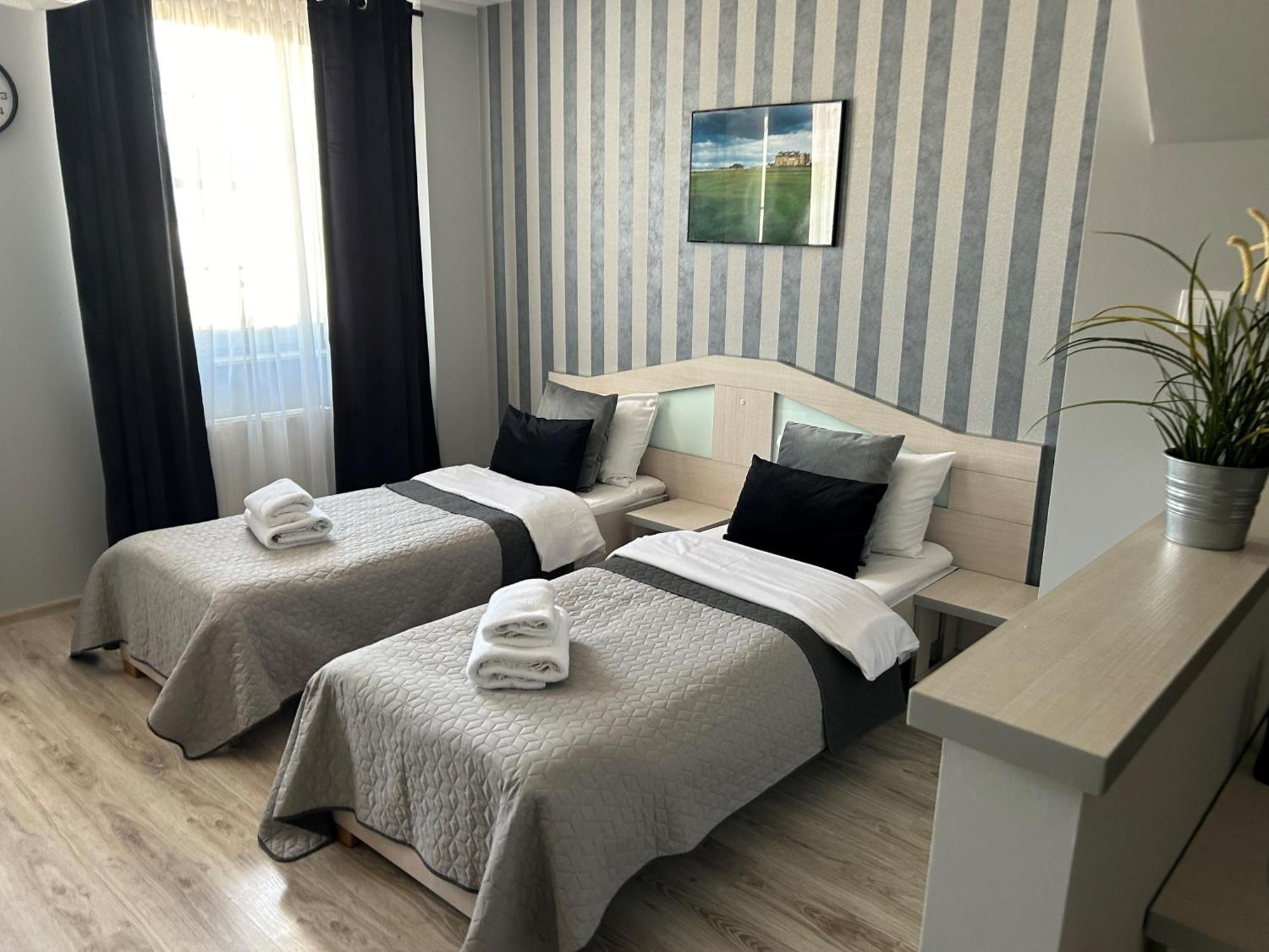 H-T-L Apartamenty Junior Nowa Sol Buitenkant foto