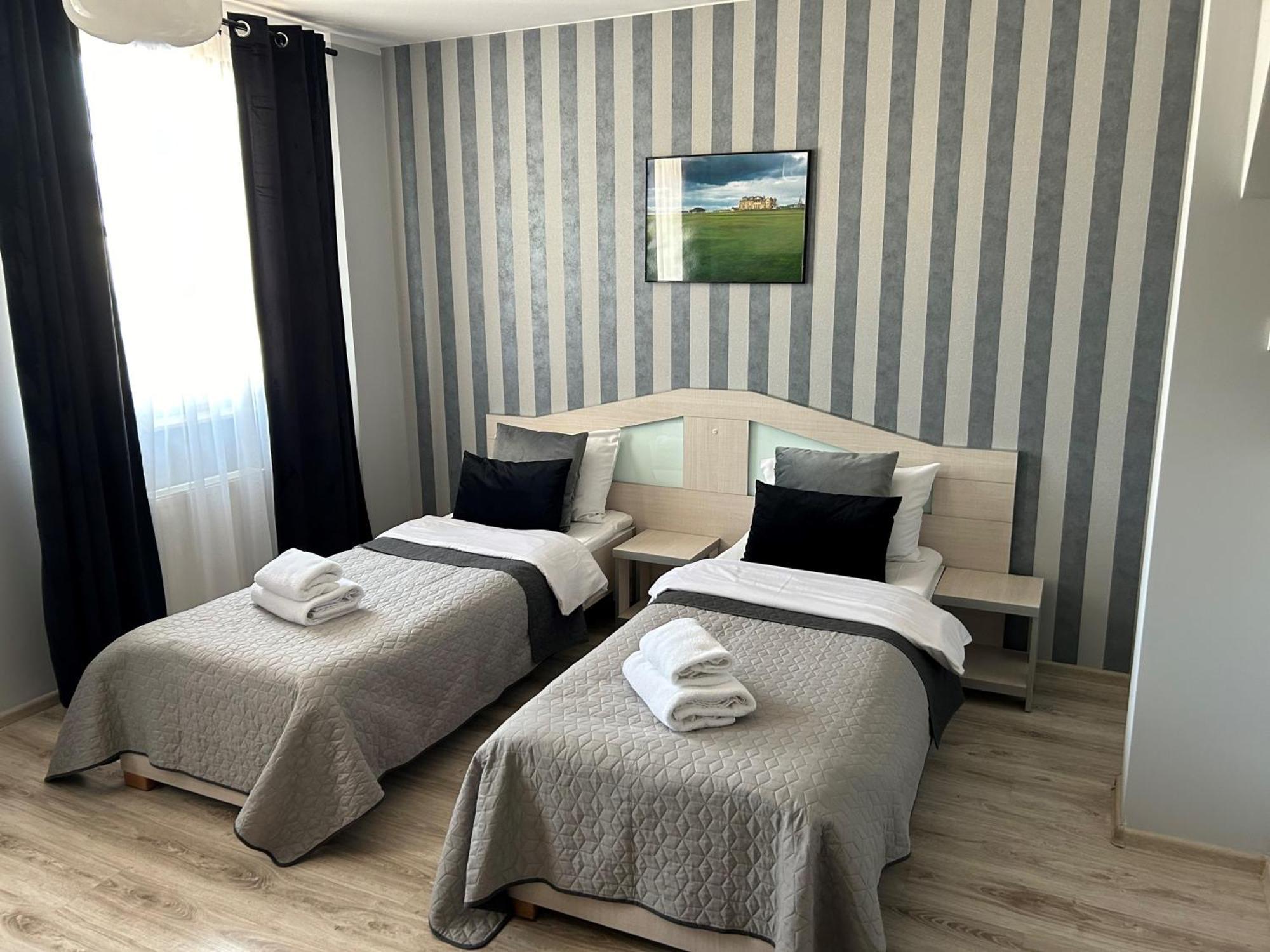 H-T-L Apartamenty Junior Nowa Sol Buitenkant foto