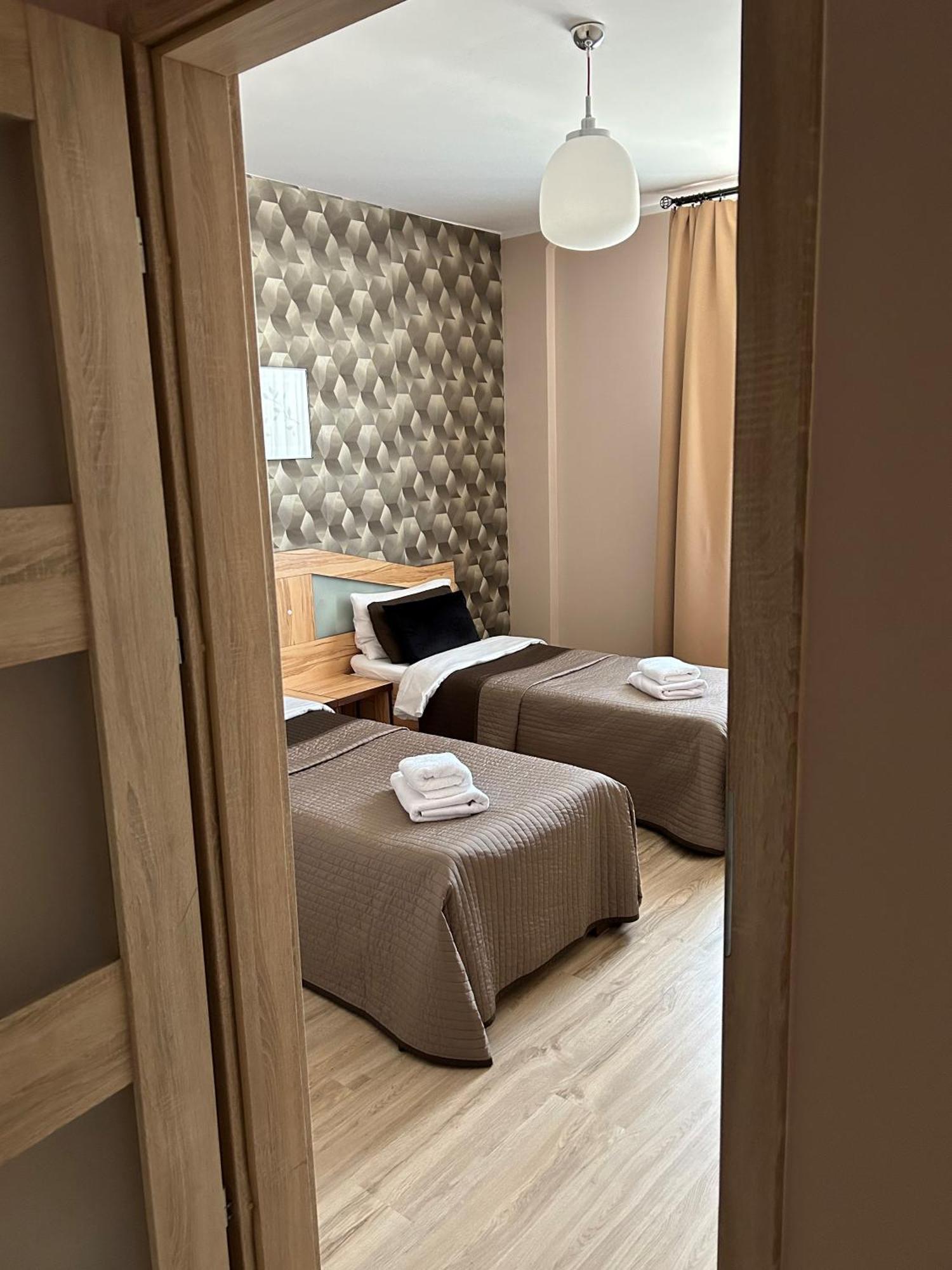 H-T-L Apartamenty Junior Nowa Sol Buitenkant foto