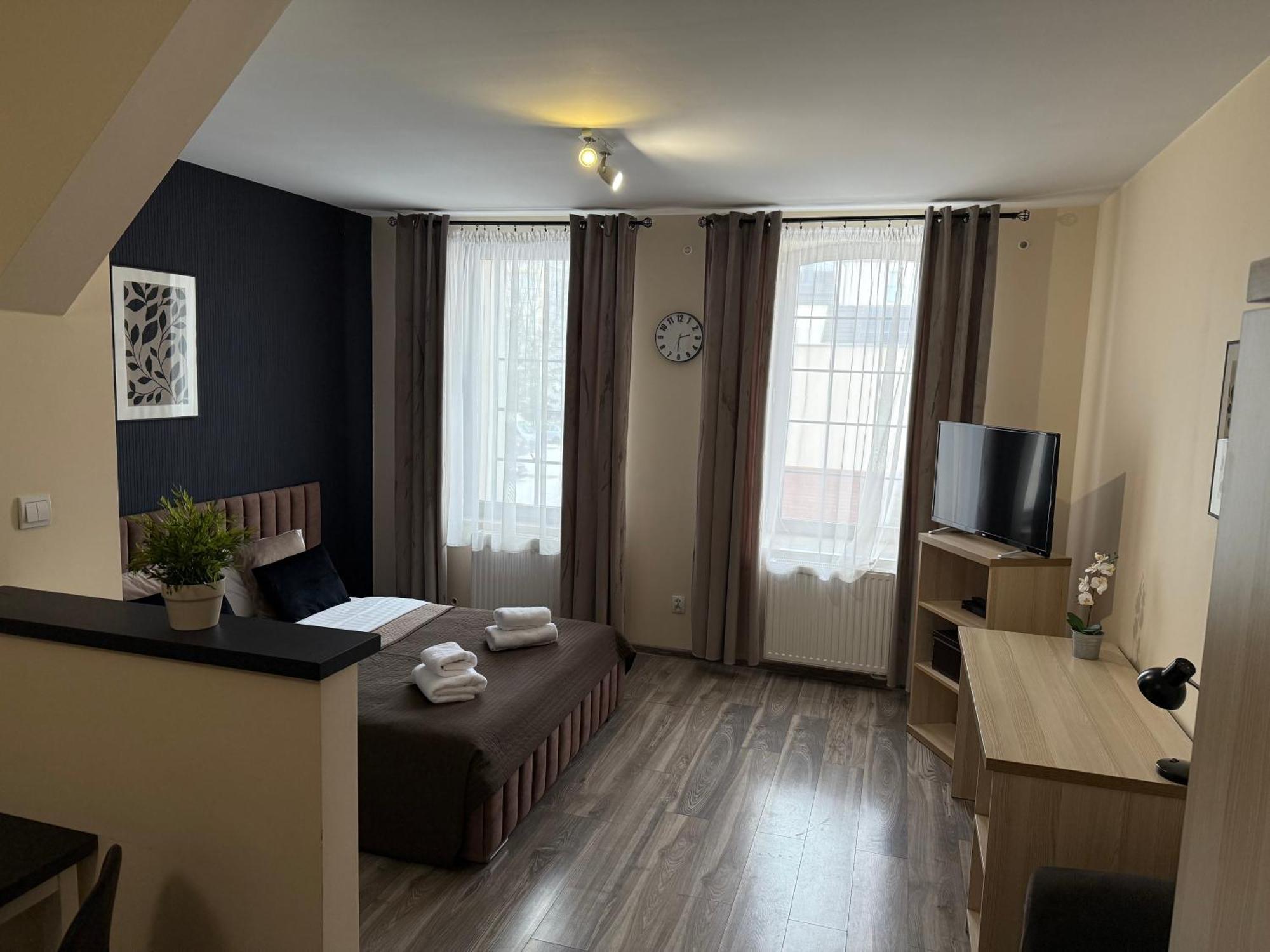 H-T-L Apartamenty Junior Nowa Sol Buitenkant foto